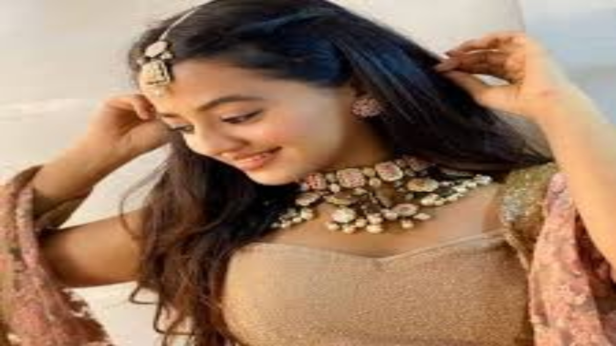 Helly Shah age, height, weight, net worth, boyfriend/husband, top songs