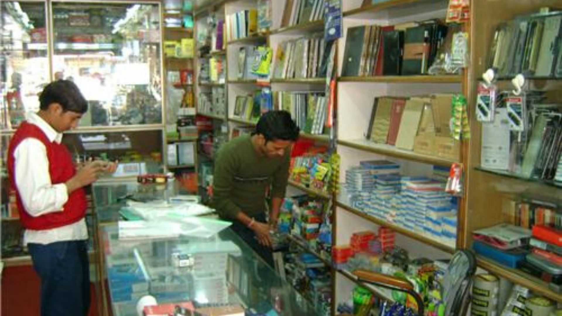 stationery shops open in Delhi