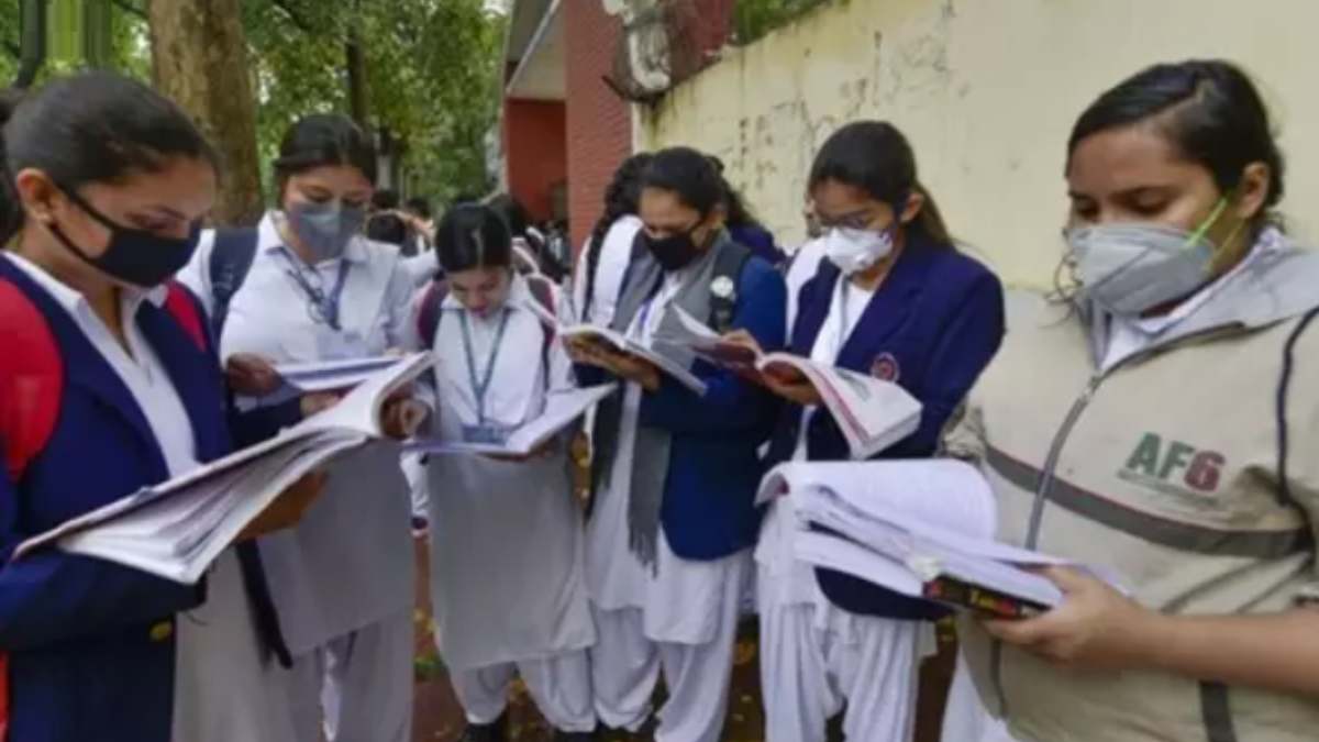 CBSE announces class 12 exam results, girls outshine boys by 6.01 pc