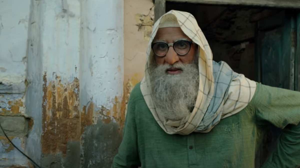Gulabo Sitabo song Jootam Phenk: Ayushmann Khurrana, Amitabh Bachchan's first track takes audience on a fun ride 1 Jootam Phenk
