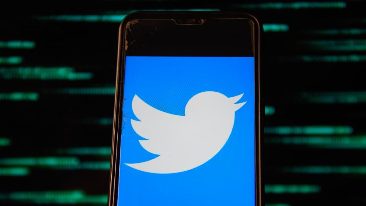 Twitter labels BBC as “government-funded media”