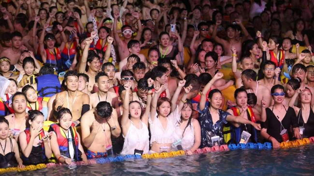 What Covid-19 pandemic? It's party time for the Chinese, see photos