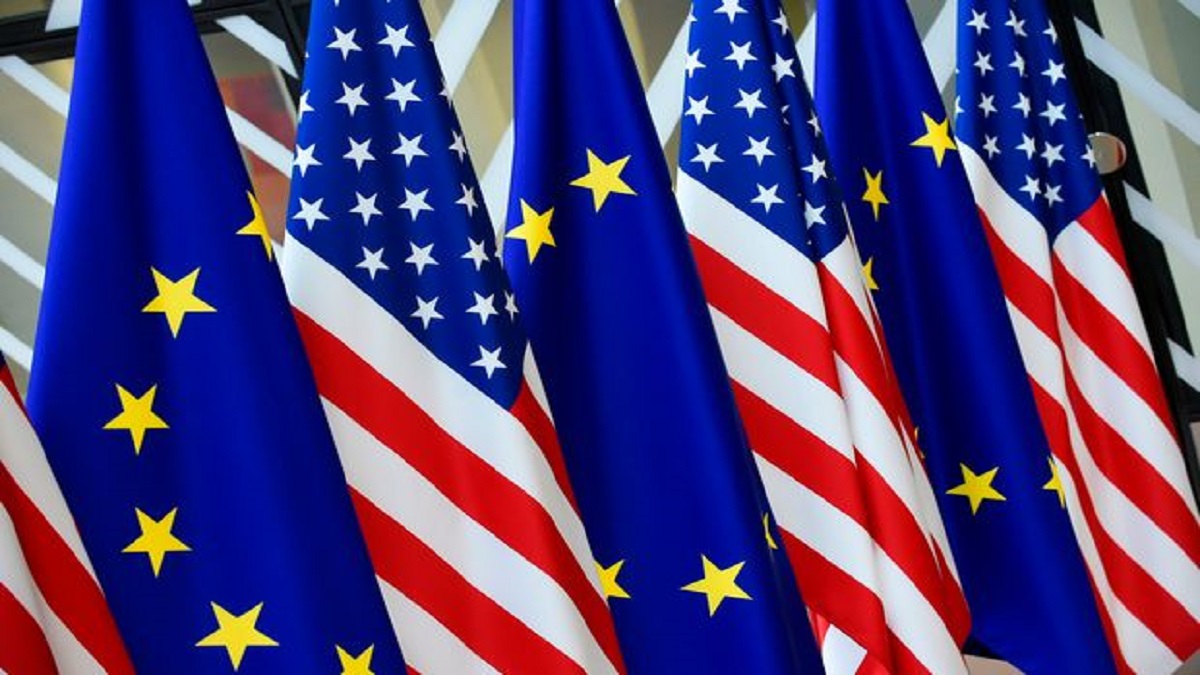 Europen Union, United States flags