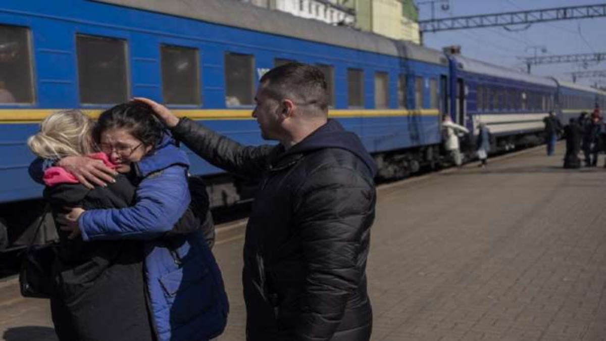 10 million Ukrainians forced to flee homes amid Russian invasion