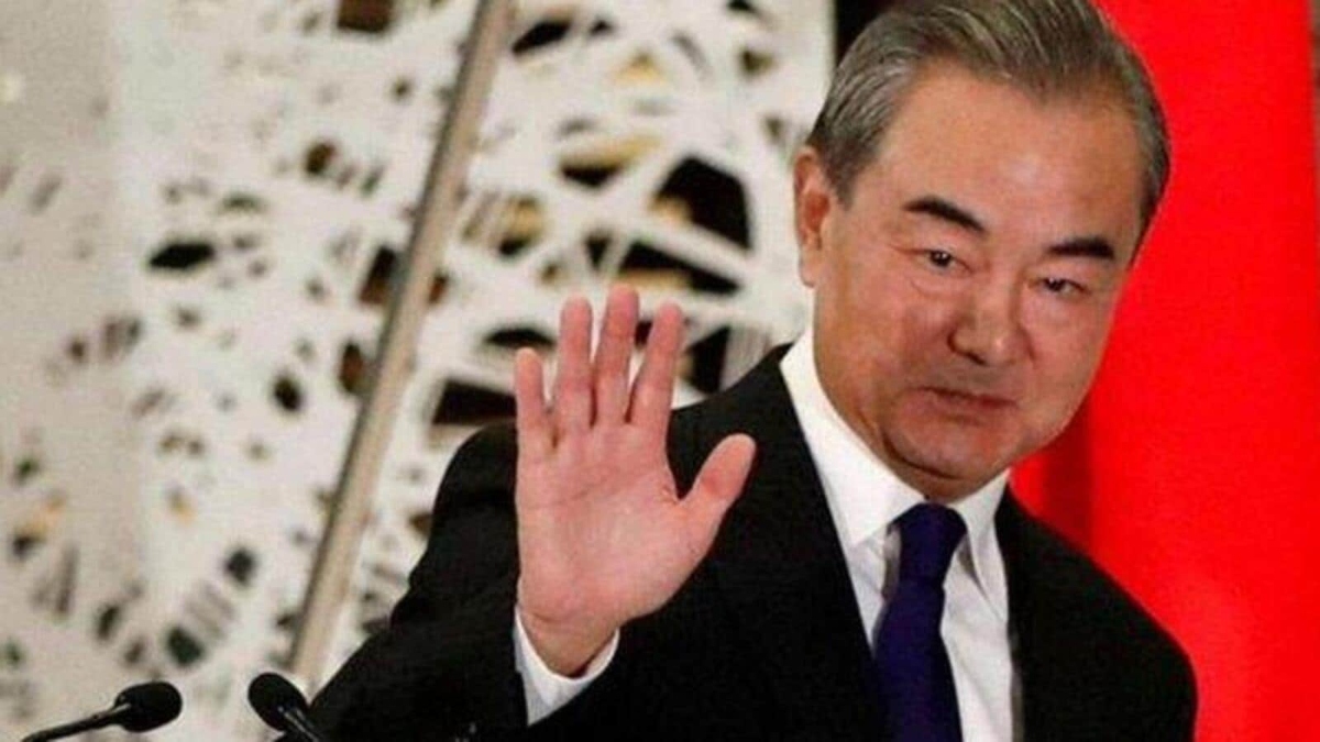 Chinese FM to attend OIC conference: Meets Pakistani counterpart in Islamabad