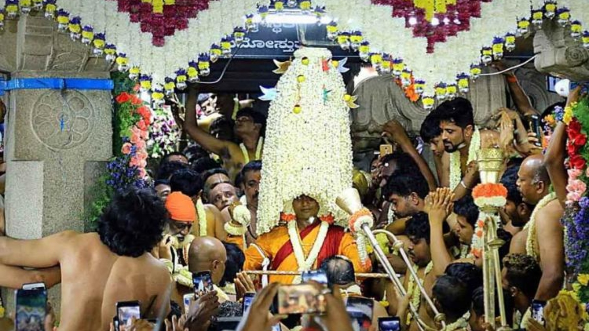 Bengaluru Karaga festivities kick off: Fringe group demands boycott of Dargah visit