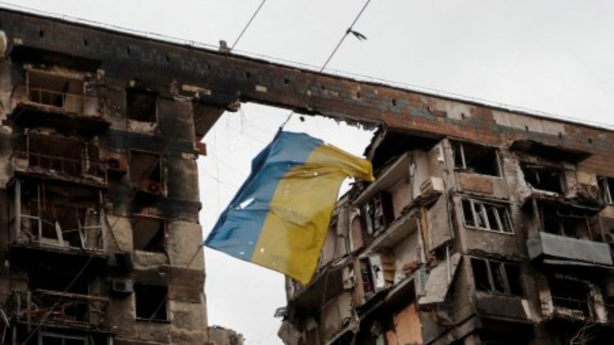 Defences of Mariupol ‘on brink of collapse,’ claims Ukrainian official