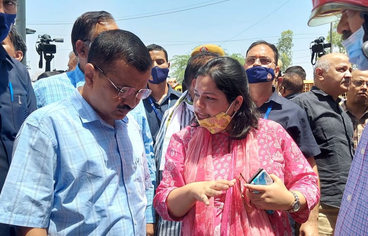 Delhi CM Arvind Kejriwal visits Mundka fire site, orders magisterial enquiry