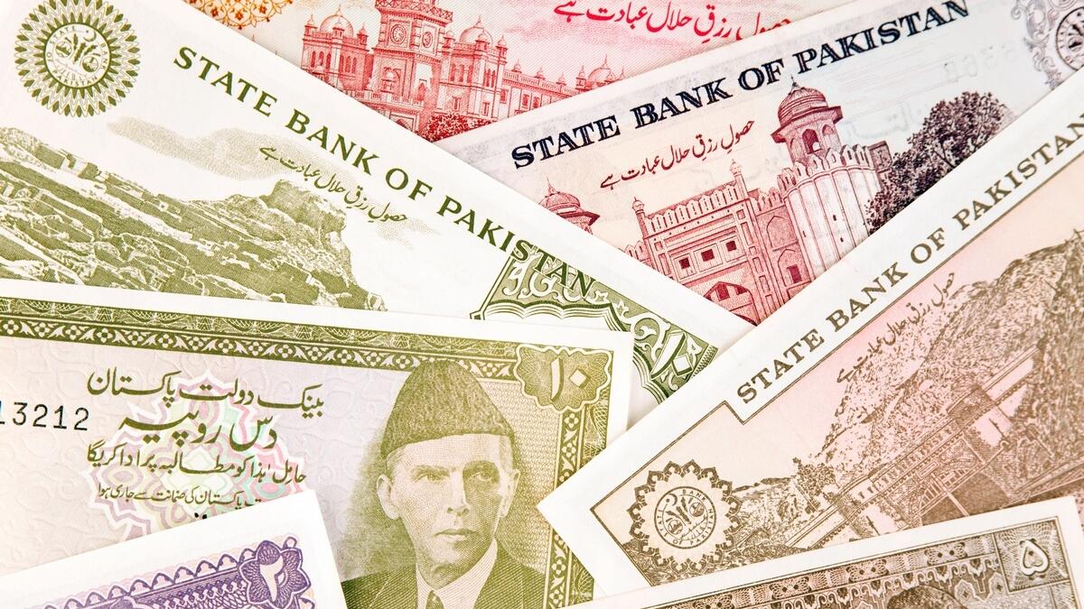 B9YRCX Money currency detail of Pakistani banknotes