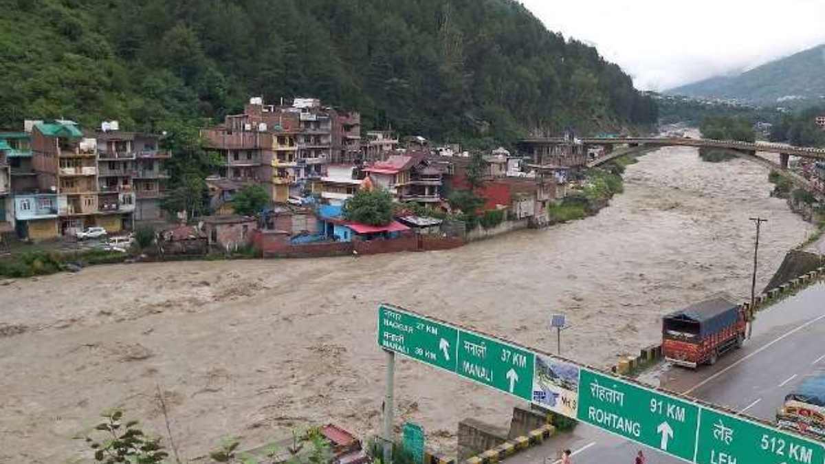 Heavy Rainfall In Himachal: IMD issues "Orange alert" for the upcoming 12 hours 1 BeFunky collage 2