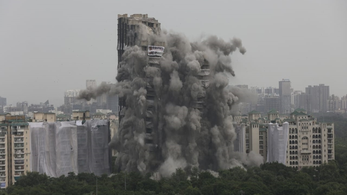 NewsX Exclusive: Noida’s 300-ft-high Supertech twin towers demolished; video surfaces