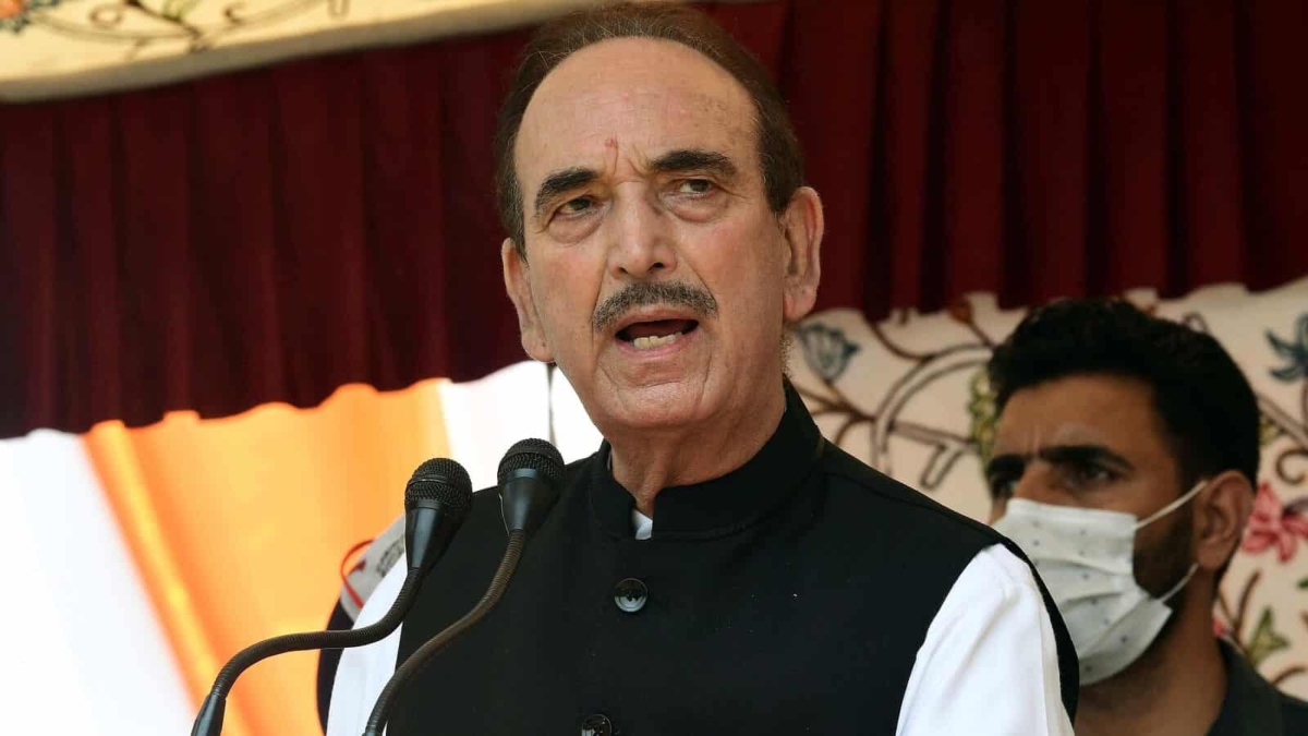 Ghulam Nabi Azad likely to launch his party, reaches Jammu