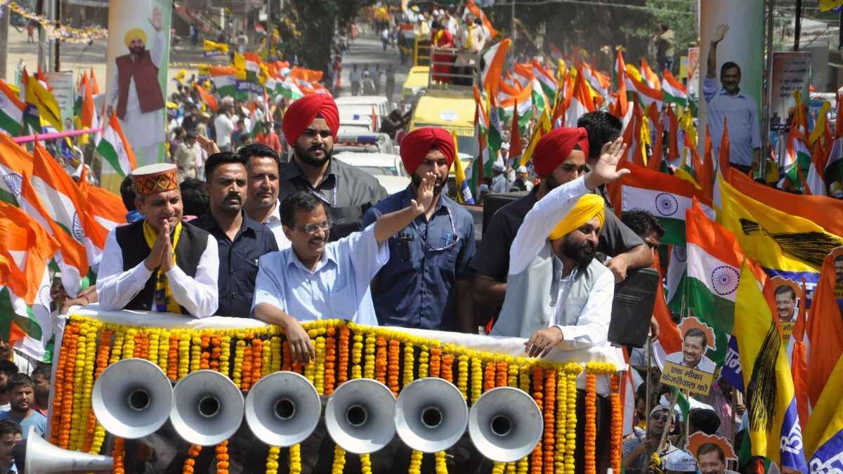Gujarat Polls AAPs Kejriwal Mann and Congs Gehlot to begin their 3 day visit