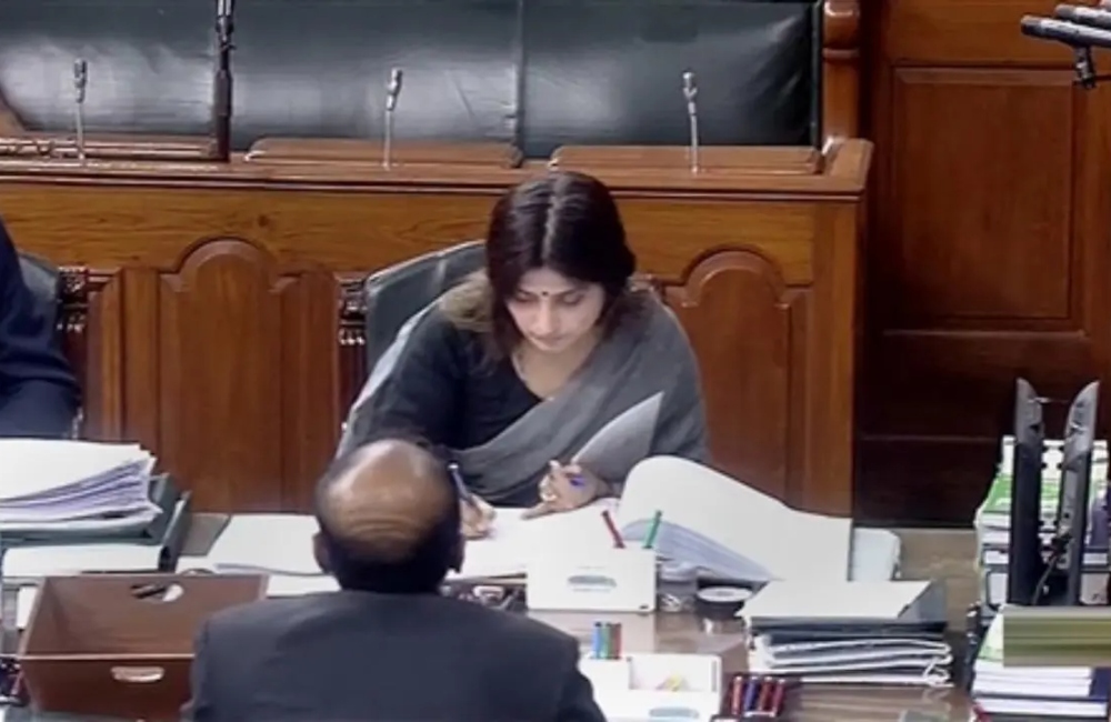 Dimple Yadav Takes Oath as Lok Sabha MP Today