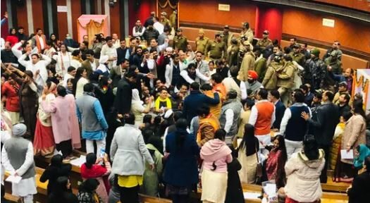 High Voltage all-out war erupts At Delhi Civic Centre