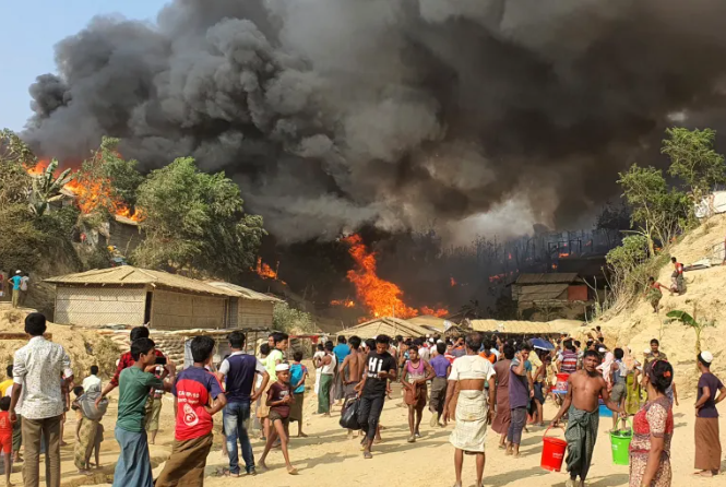 Massive fire engulfs Rohingya refugee camps in Bangladesh