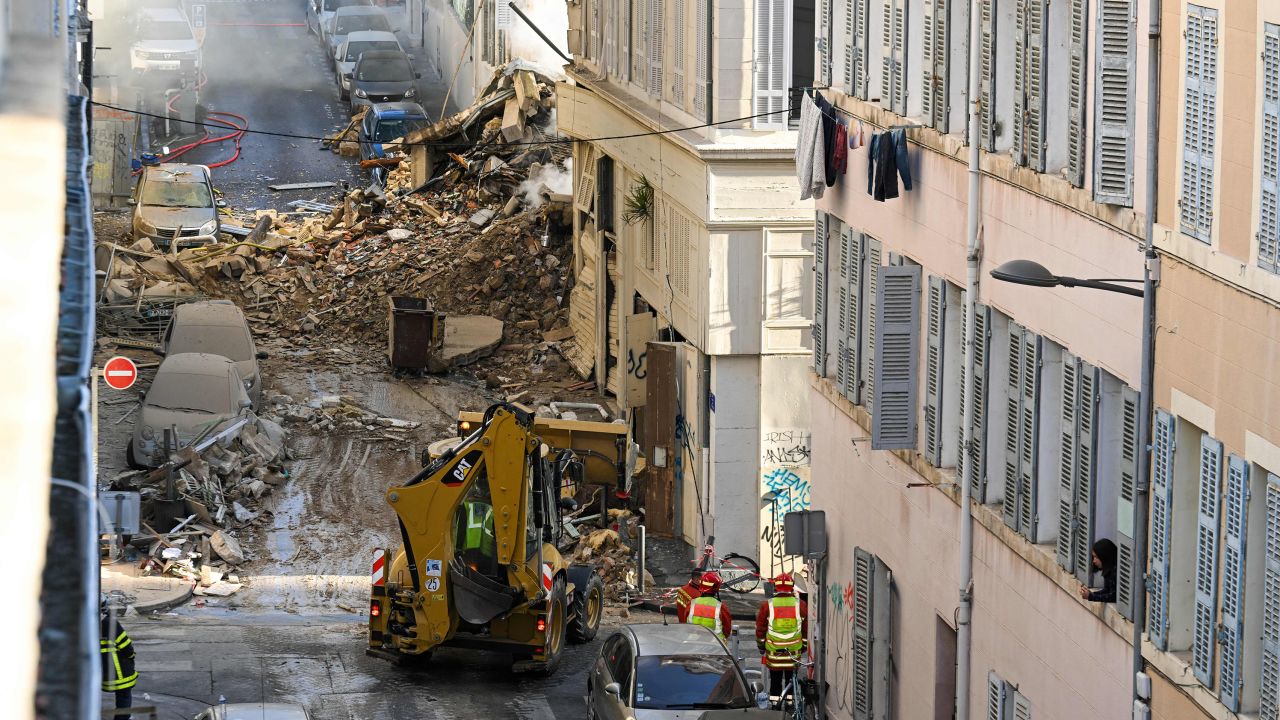 230409084708 02 marseille france building collapse 0409
