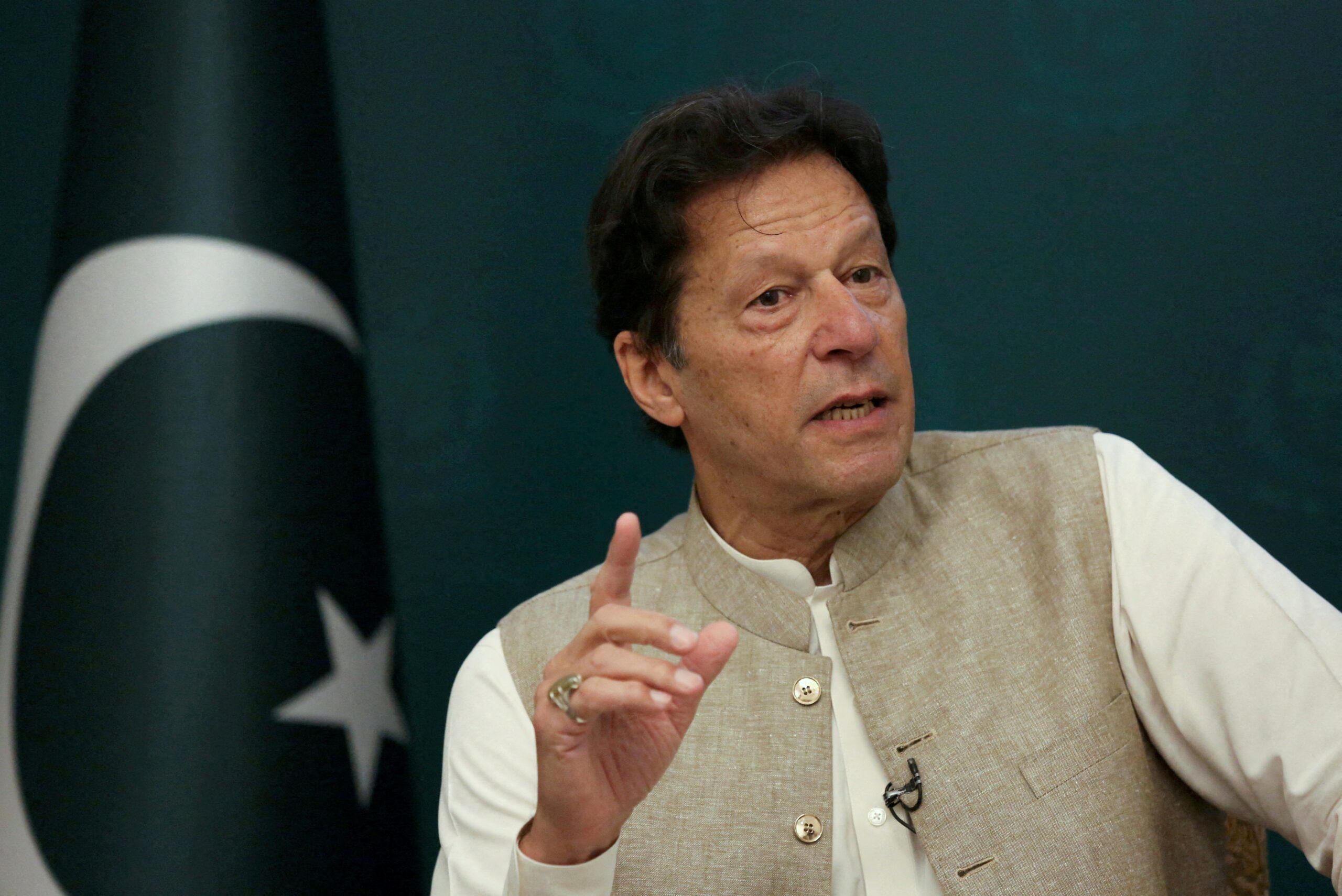 Imran Khan accuses Pakistan govt of hatching plan to arrest him