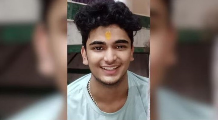 Delhi:19 Year old stabbed to death outside the college