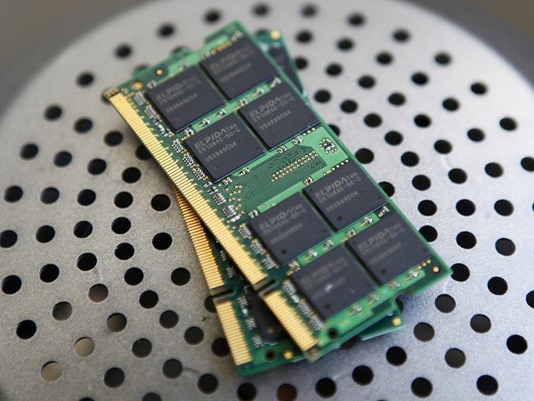 Japan’s Export Curbs on Chip Equipment to China Come Into Effect