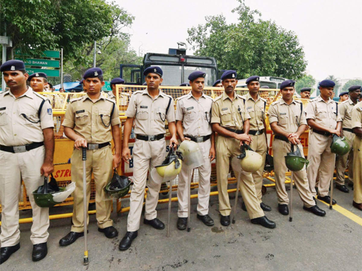 Delhi police apprehended over 1700 criminals, recovered stolen property worth lakhs in July