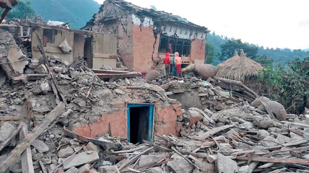 Nepal earthquake: Death toll rises to 128, over 100 injured
