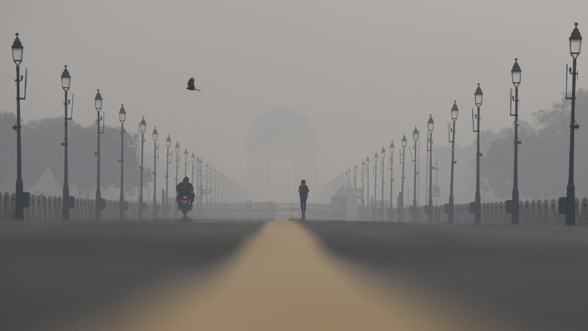 Delhi’s Air Quality Persists in ‘Very Poor’ Category with an AQI of 323