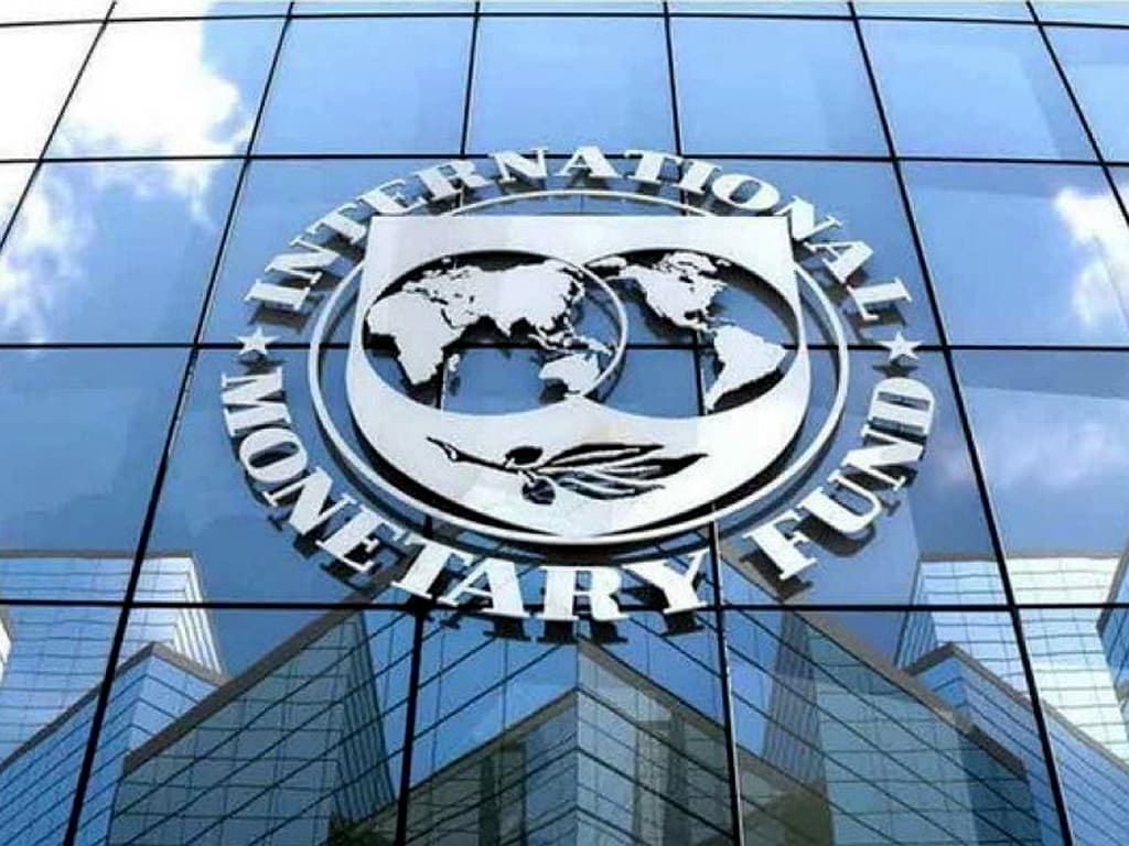 IMF revises Pakistan’s foreign loan requirement of USD 25 billion