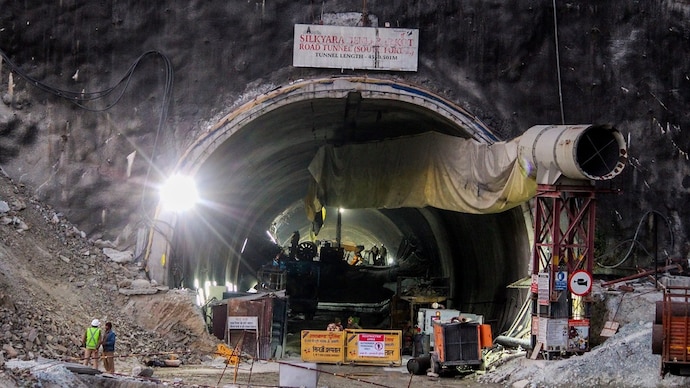Drilling work suspended in Uttarkashi tunnel collapse; another machine to arrive from Indore
