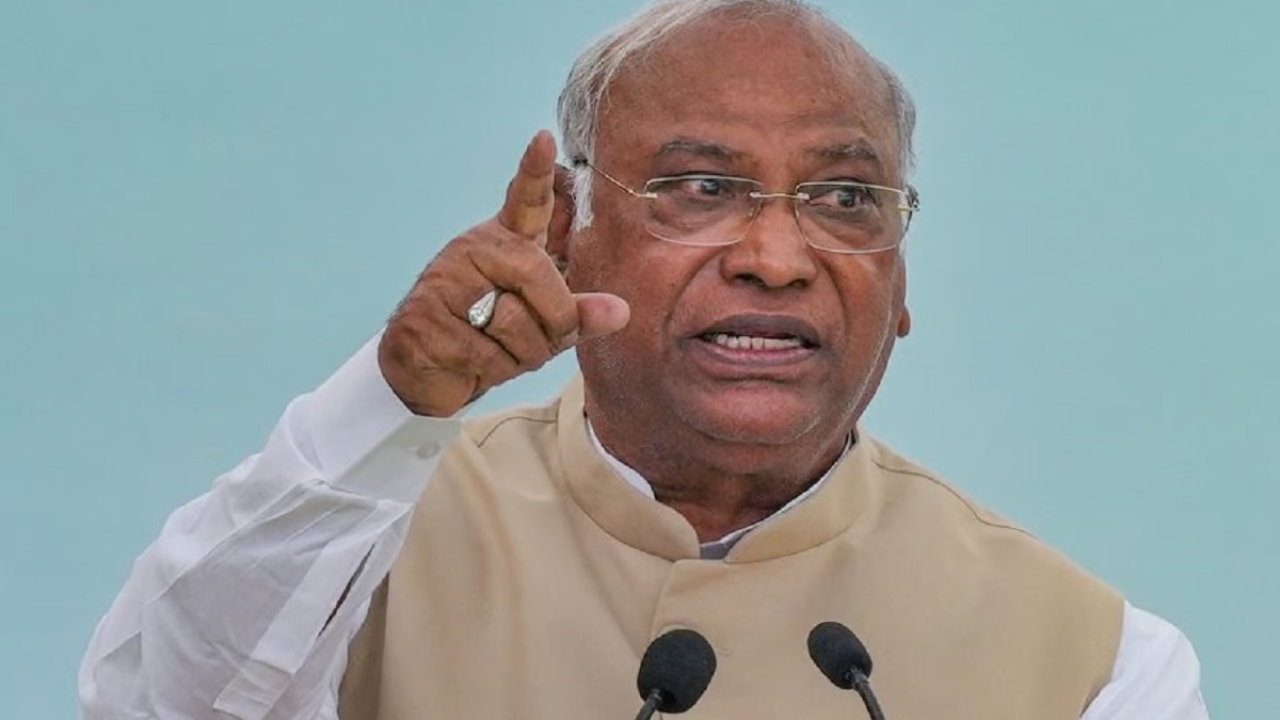 Kharge on Suspension of 141 MP’s: ”This Kind of ‘Single Party Rule’ is What BJP & PM Wants to Establish”