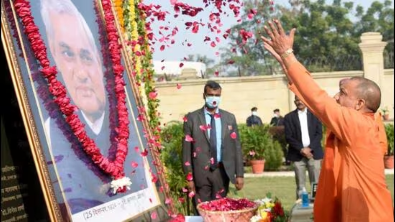 CM Yogi Adityanath Pays Tribute to Atal Bihari Vajpayee on 99th Birth Anniversary