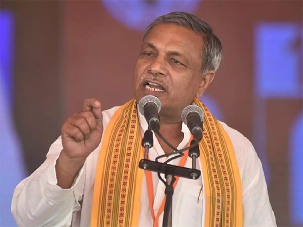 VHP Leader Declares Article 370 History, Calls for Liberation of PoK