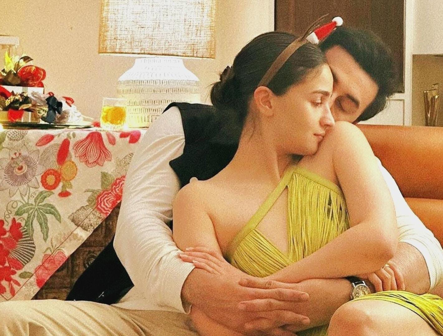 Alia shares lovey-dovey picture with hubby Ranbir from their Christmas celebration, says “Grateful for this…”