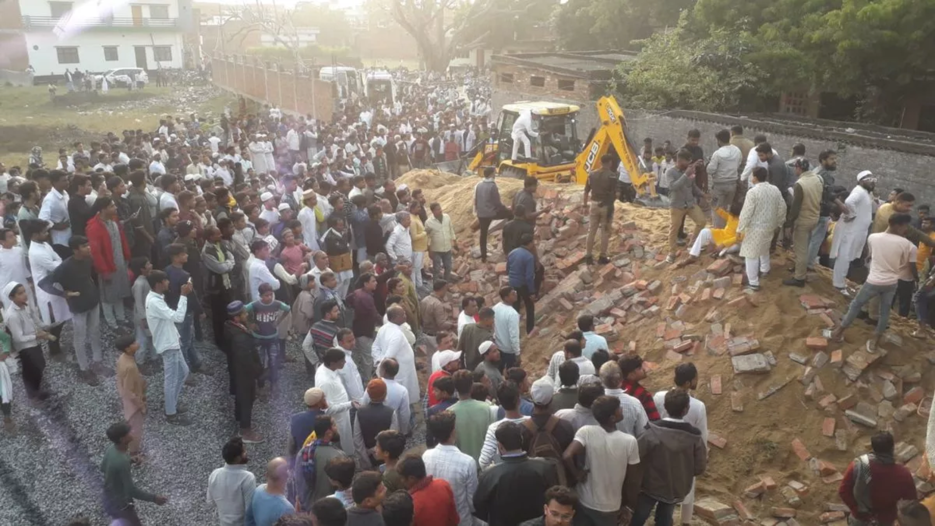 Mau District Wall Collapse; CM Yogi Announces Compensation for Victims
