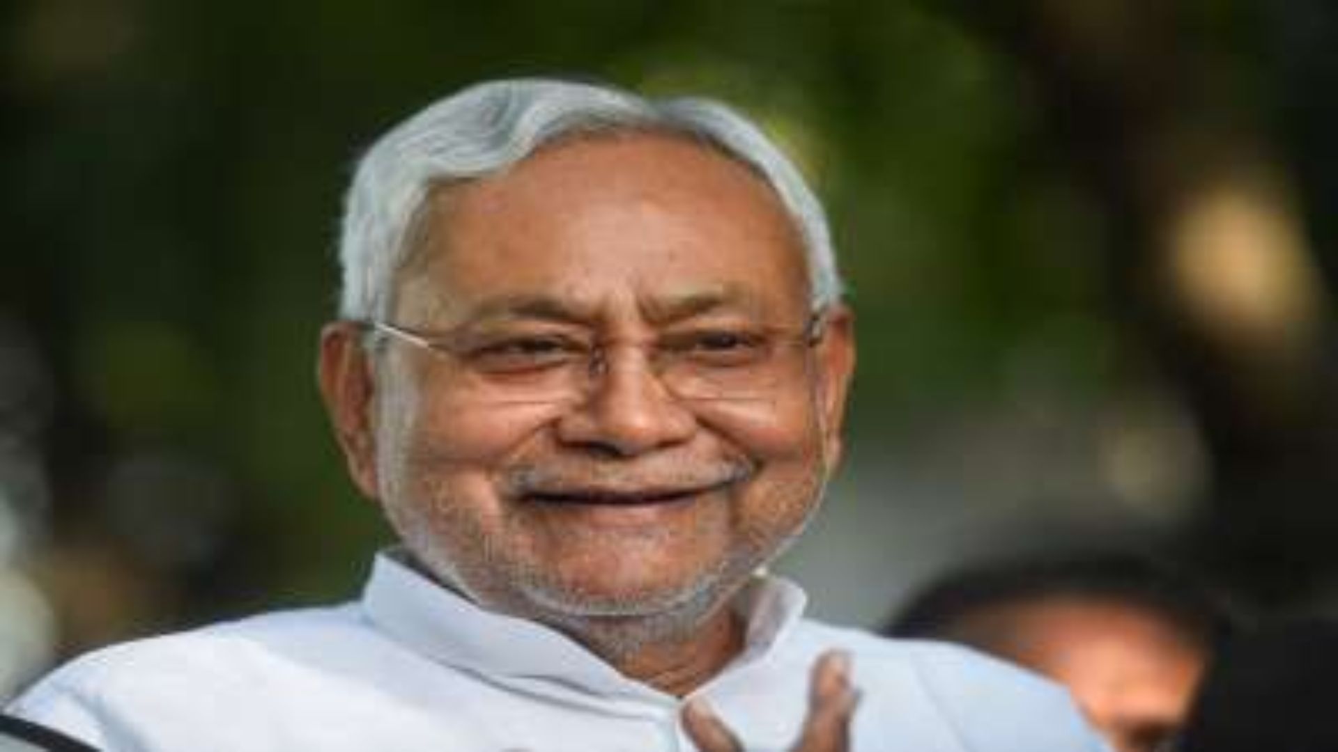 Bihar political crisis LIVE: CM Nitish Kumar reaches Raj Bhavan to submit resignation to Governor