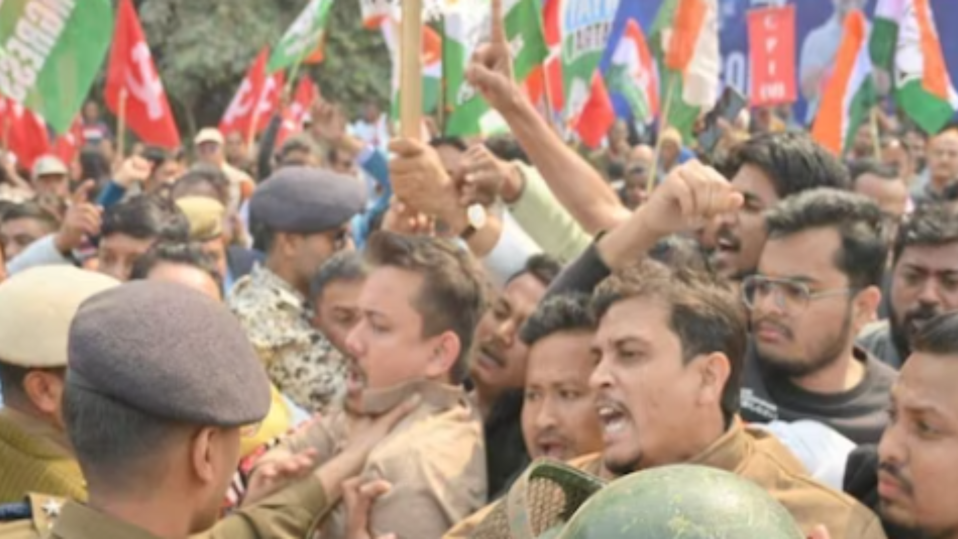 Clash Erupts in Guwahati between Police and Cong Workers During Bharat Jodo Nyay Yatra