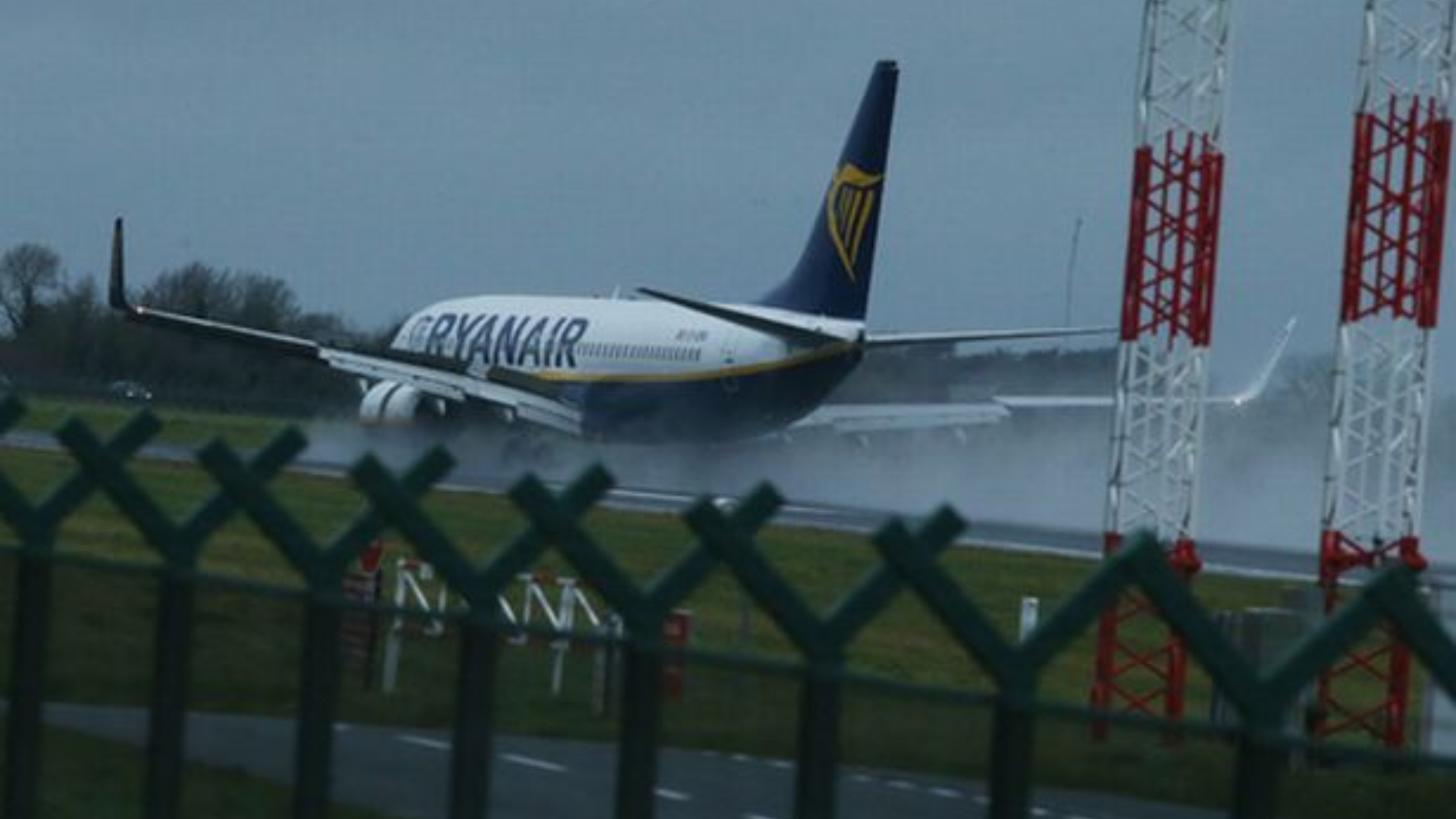 Storm Isha: Over 100 flights cancelled at Dublin Airport