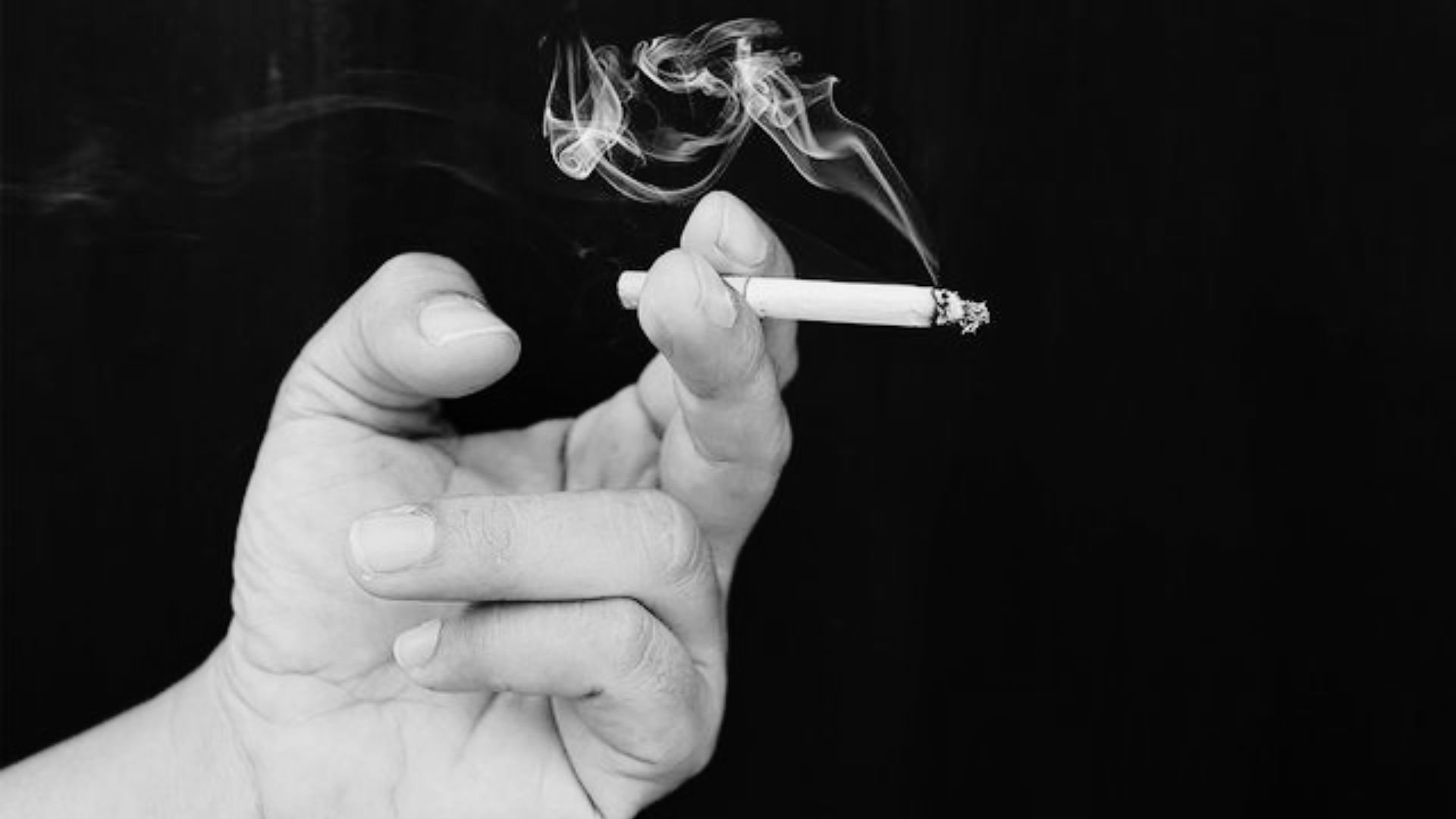 Karnataka Tightens Smoking Rules: New Age Limit and Ban on Hookah Bars