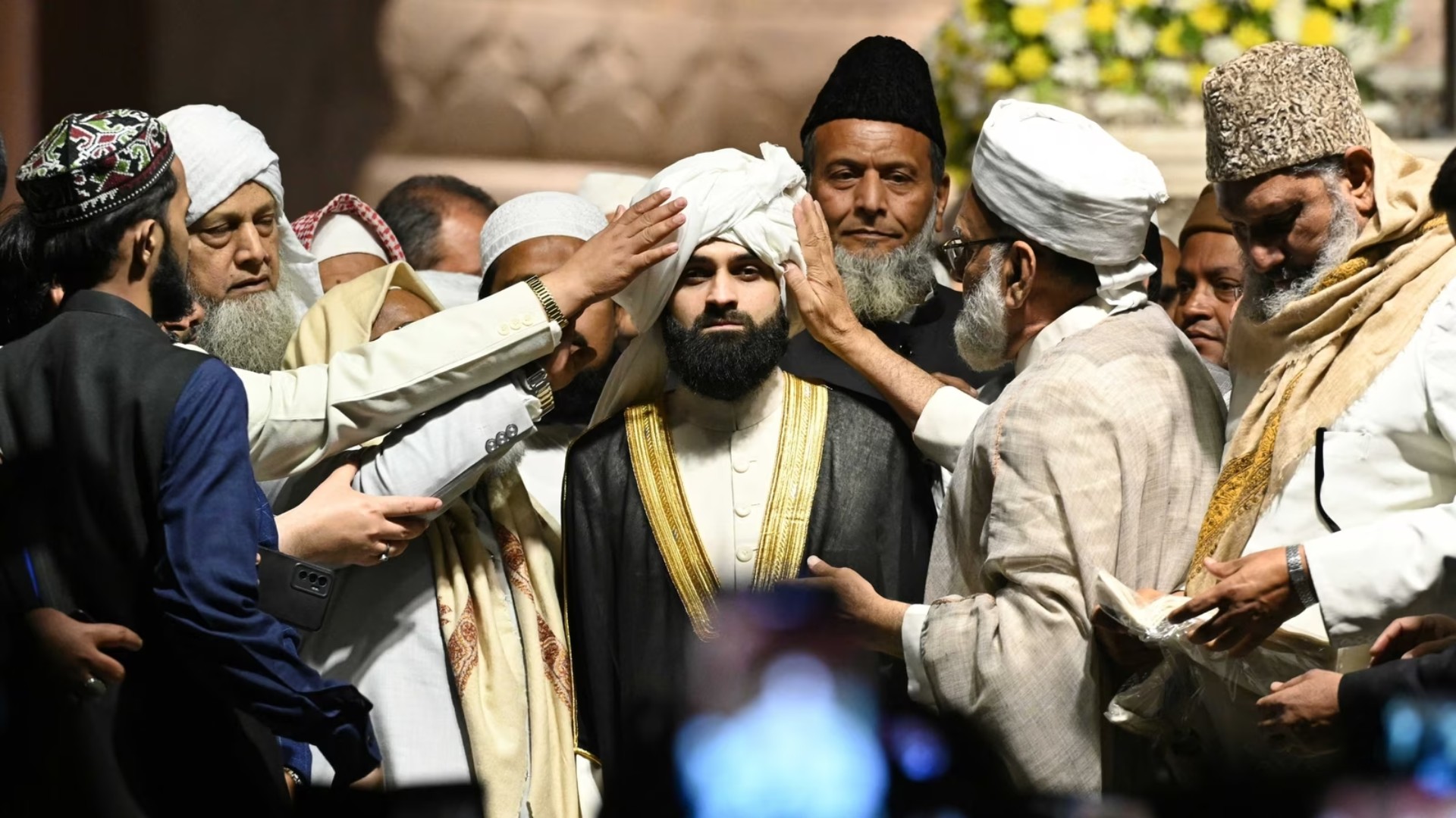 Amid ‘Shab-e-Baraat’ Celebrations, Jama Masjid Shahi Imam Names Son As Successor