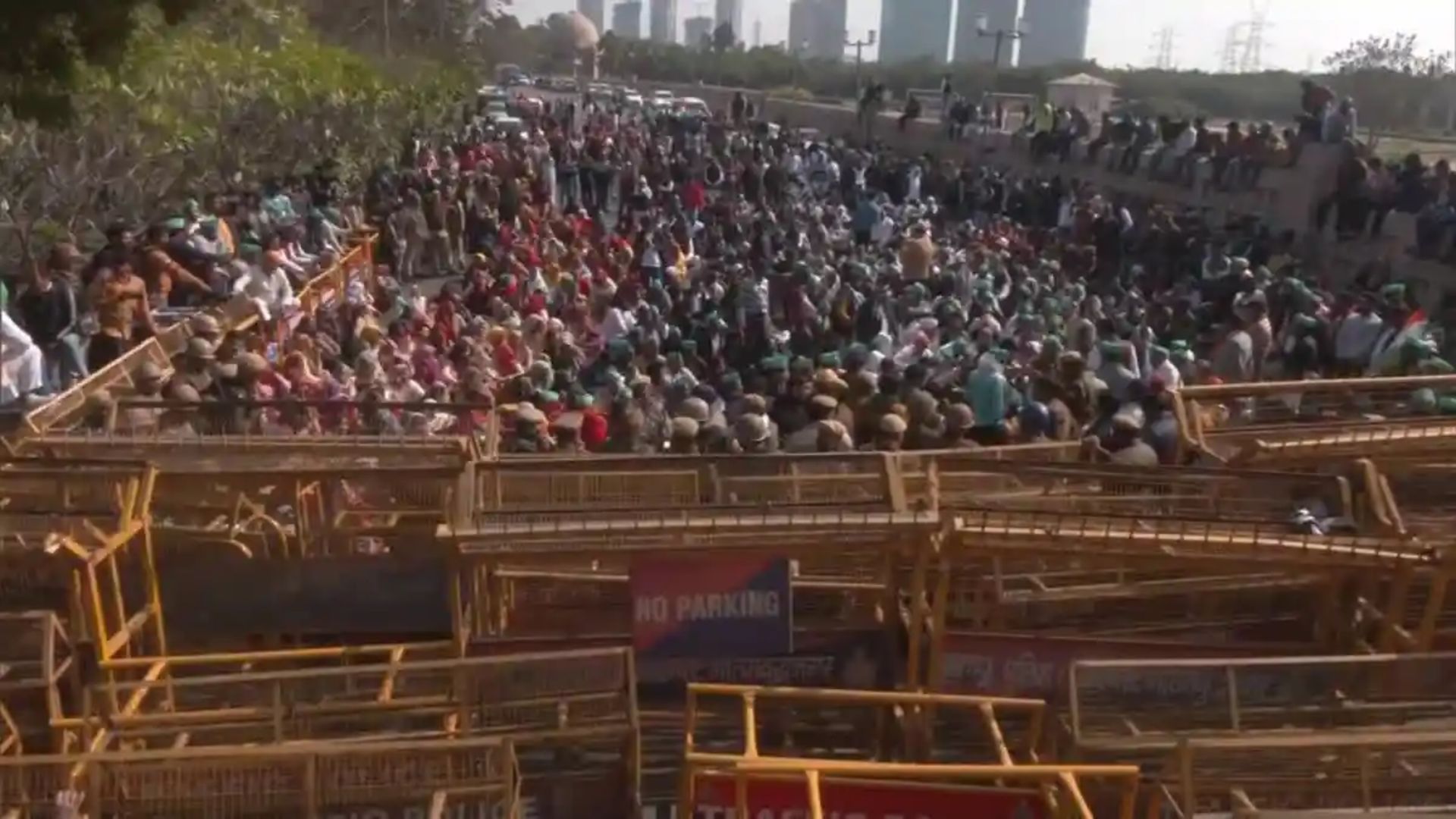 Farmers March Toward Parliament from Delhi-Noida Chilla Border in Protest