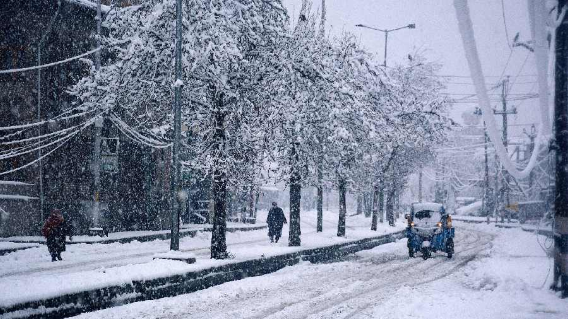 Fresh snowfall Graces Many Parts of Jammu & Kashmir Valley