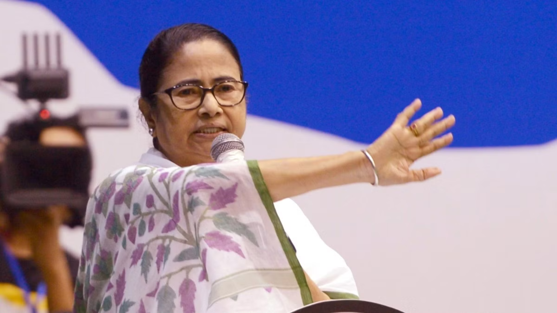 UIDAI Clarifies Mamata Banerjee’s Allegation On Aadhaar ‘delinked’
