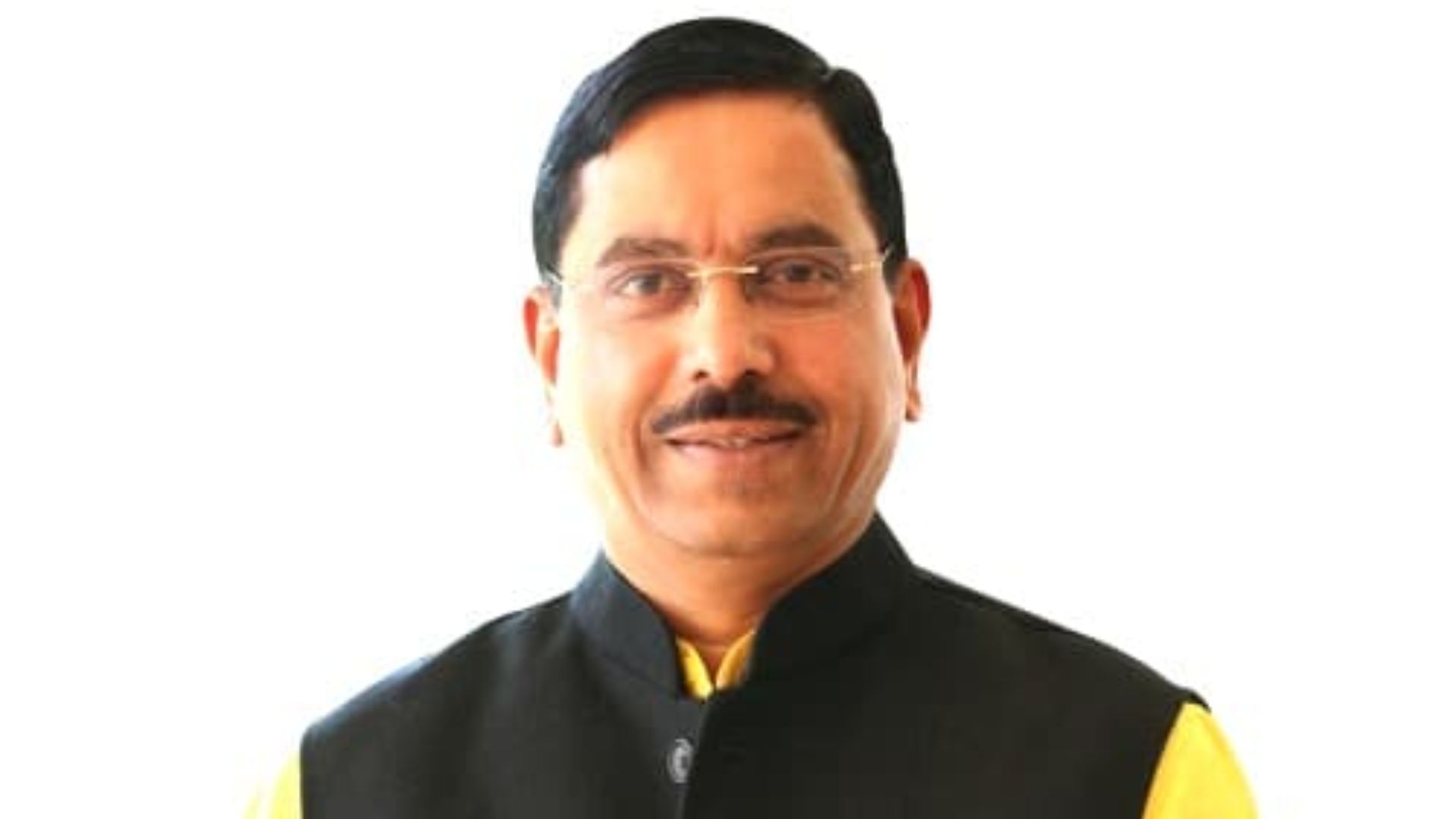 Union Ministers Pralhad Joshi, BL Verma Perform Yoga In Delhi For International Day of Yoga