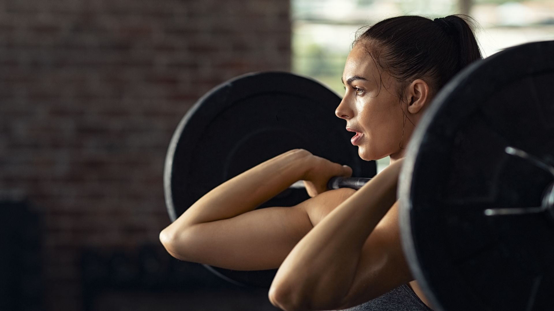 Study Reveals: Women Achieve Significant Long-Term Health Gains with Less Gym Effort