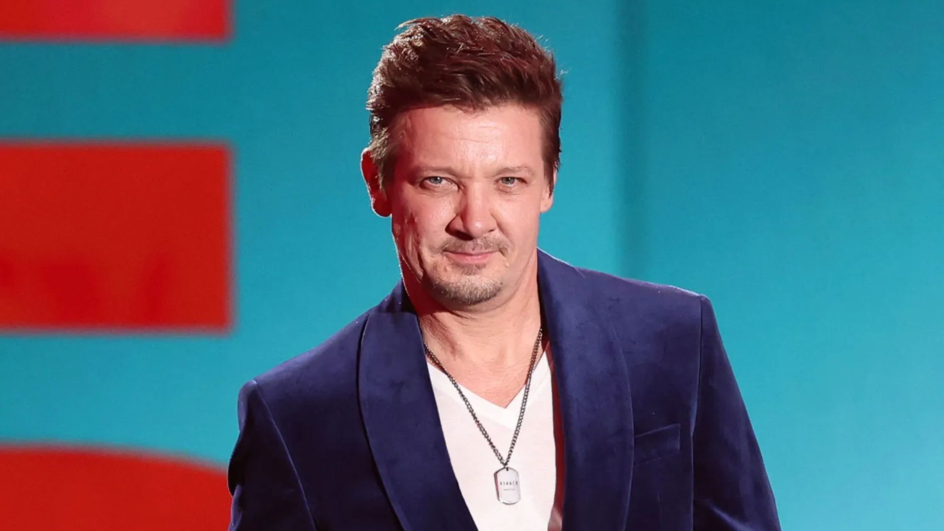 Jeremy Renner Returns to Spotlight at People’s Choice Awards 2024