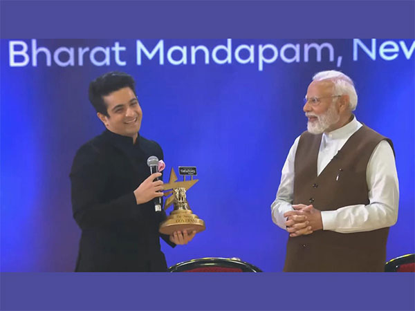 PM Modi’s-Youtuber “Ranveer Allahbadia” Friendly Banter at National Creator Award
