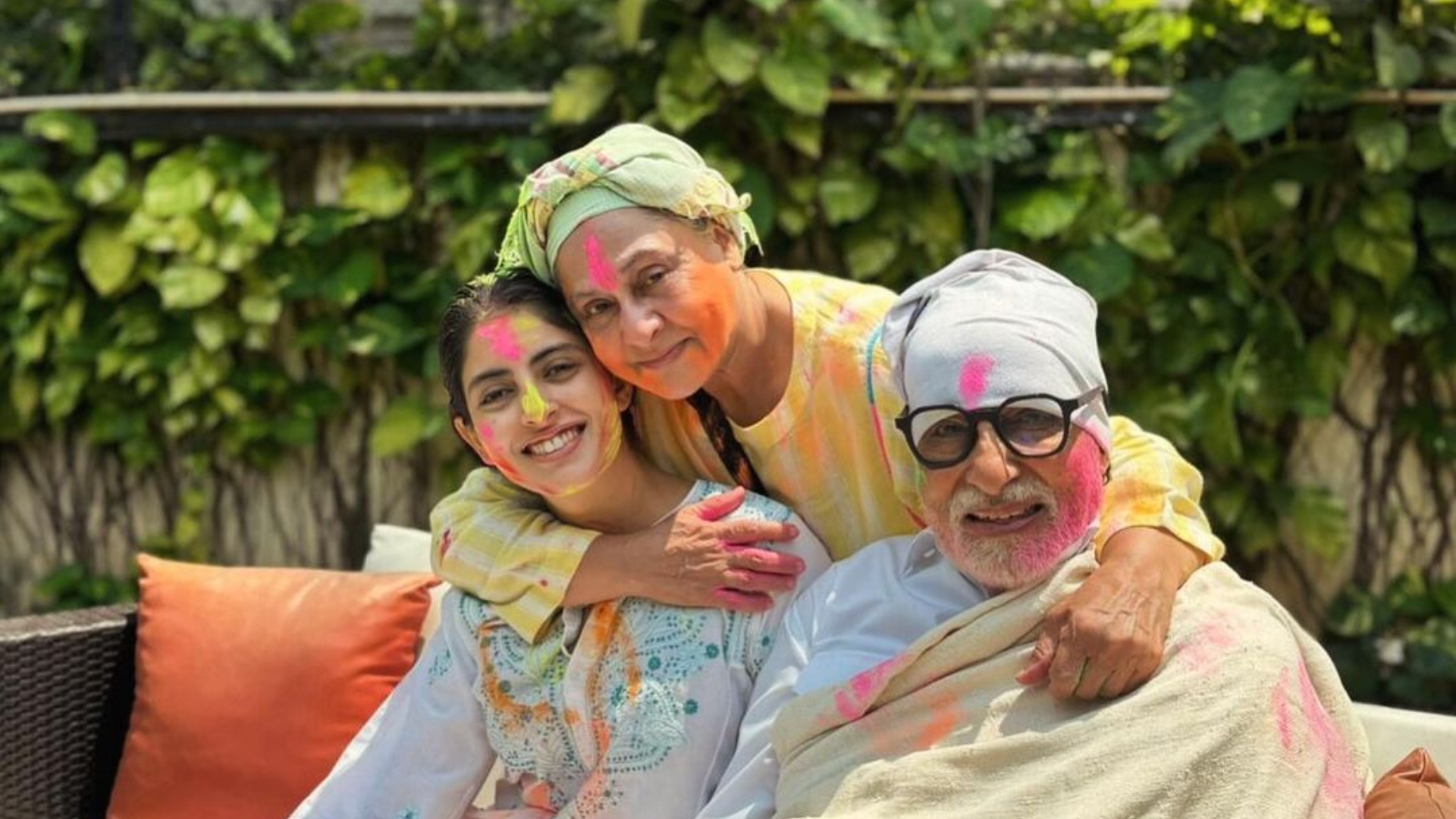 Holi 2024: Amitabh Bachchan Spends Quality Time With Jaya and Abhishek on ‘Festival of Colours’