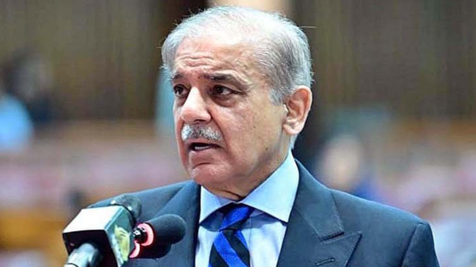 Pakistan’s Economic Woes Continue As PM Shehbaz Sharif Bans Red Carpets At Official Events To Cut Costs