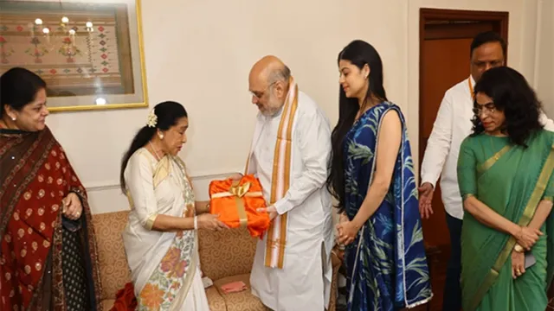 Amit Shah Reveals ‘Best Of Asha’: Asha Bhosle’s Photobiography