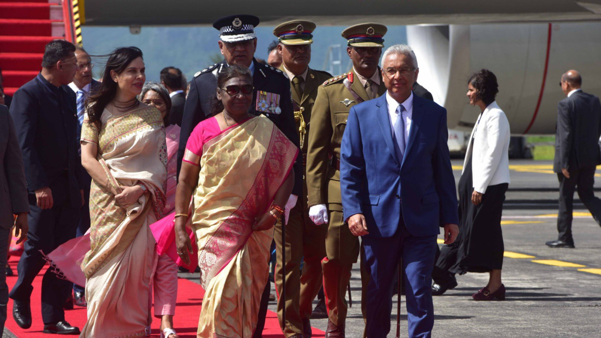 President Murmu Arrives in Mauritius on 3-day State Visit